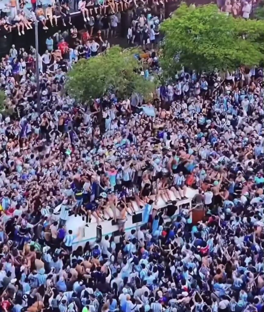 More than 85,000 fans attended the Monumental Stadium for Messi’s farewell appearance with Argentina | De Último Minuto English