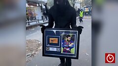Lionel Messi collectibles stolen during looting in Paris | De Último Minuto English