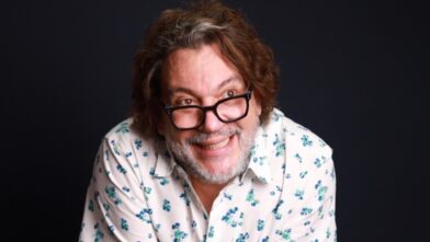 Comedian Kenny Grullón assaulted at his residence; actor is in good health | De Último Minuto English