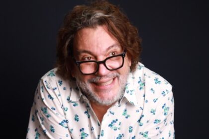Comedian Kenny Grullón assaulted at his residence; actor is in good health | De Último Minuto English