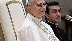 Pope Leo XIV undergoes surgery to remove part of his lung after cancer diagnosis, Vatican says | De Último Minuto English