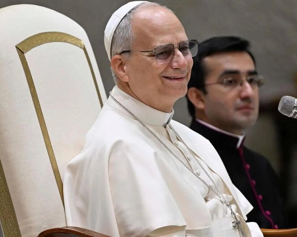 Pope Leo XIV undergoes surgery to remove part of his lung after cancer diagnosis, Vatican says | De Último Minuto English