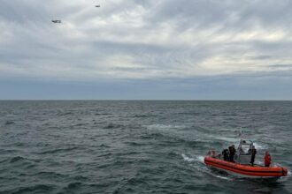 Coast Guard finds debris from missing medical aircraft off U.S. coast | De Último Minuto English