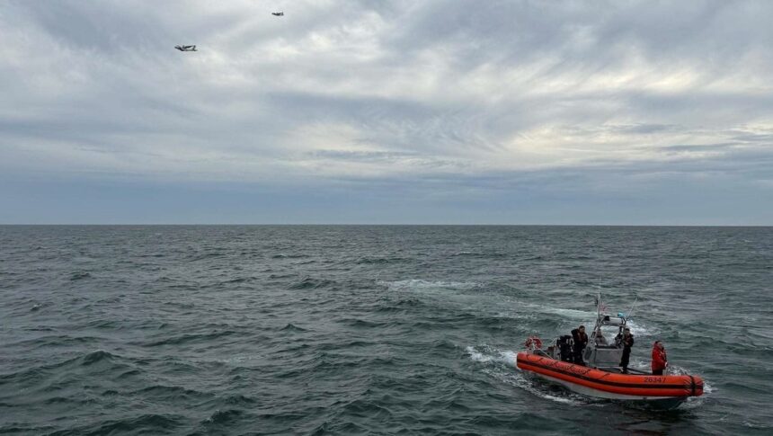 Coast Guard finds debris from missing medical aircraft off U.S. coast | De Último Minuto English