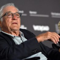 De Niro lashes out at Trump and calls him a "coward" and a "piece of shit" at a public event | De Último Minuto English