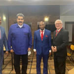 Legisladores dominicanos junto al presidente de Venezuela, Nicolás Maduro