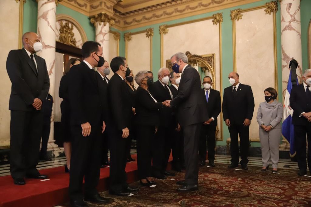 Juramentan nuevos jueces del Tribunal Superior Electoral