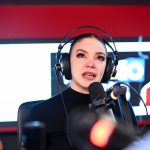 Hony Estrella lanza fuertes críticas en “Esto No Es Radio” y reta a Isaura Taveras a demandarla