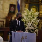 Leonel Fernandez, en misa de su madre doña Yolanda Reyna.
