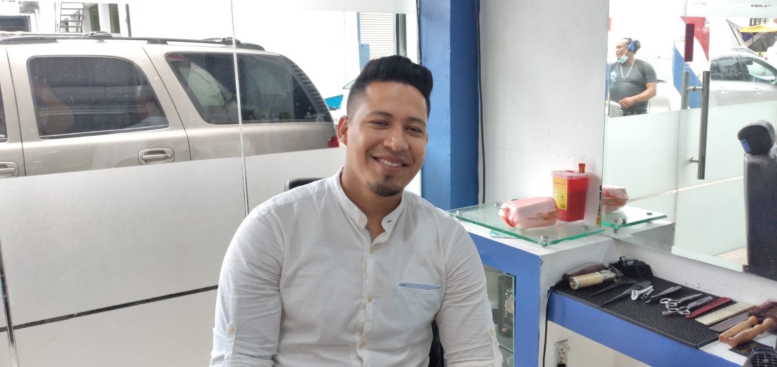 Lo que debes saber del barbero venezolano que dibujo la cara de Messi en la cabellera de un cliente