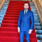 Cancillería otorga tres meses de licencia laboral a Carlos de la Mota; firmará novela