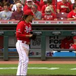 Dominicano Luis Castillo brilla en victoria de Rojos sobre Mellizos
