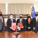Embajada de China entrega “donación solidaria” al Hospital Ney Arias Lora