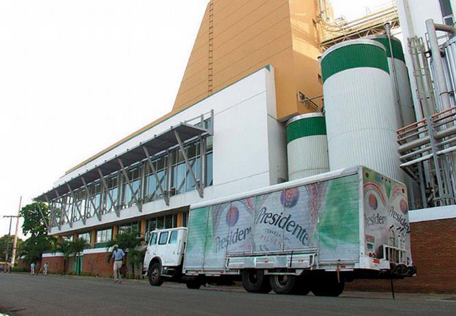 Adjudican escases de cerveza Presidente a efectos de la pandemia