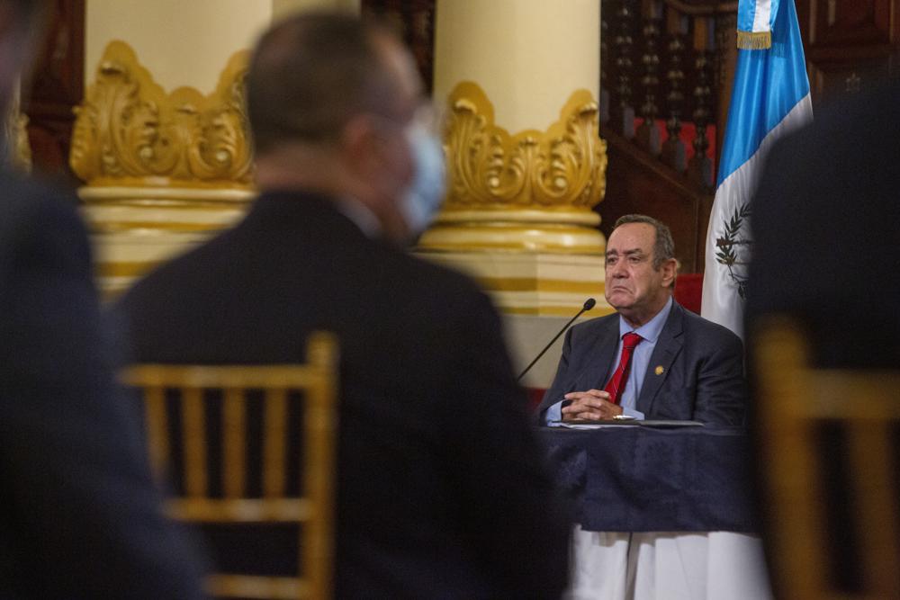 Presidente de Guatemala es investigado por supuestos sobornos