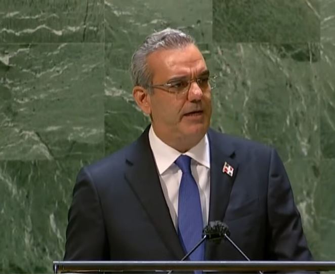 Abinader pide a potencias "actuar con urgencia" en Haití