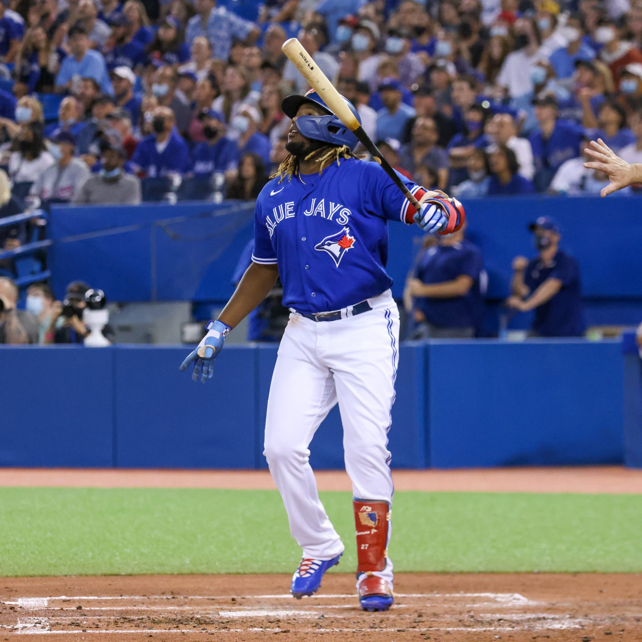 Toronto triunfa detrás del cuadrangular número 40 de Vlad Jr.