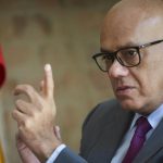 Venezuela rechaza amenazas de EEUU, que advierte de sanciones de Canadá y UE