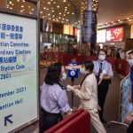Hong Kong despliega 5,000 agentes para voto restringido al Comité Electoral