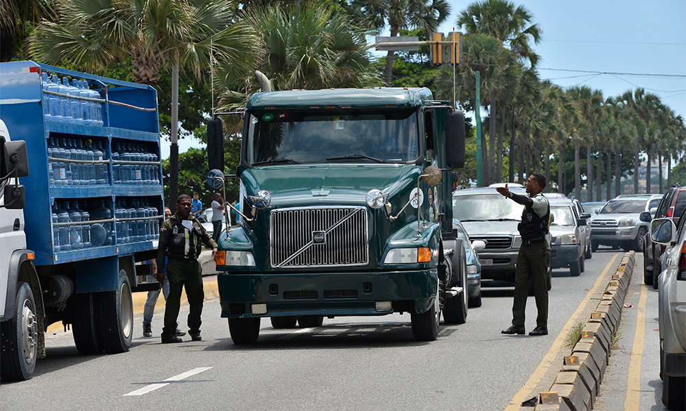 INTRANT restringe paso de camiones pesados en el Distrito Nacional