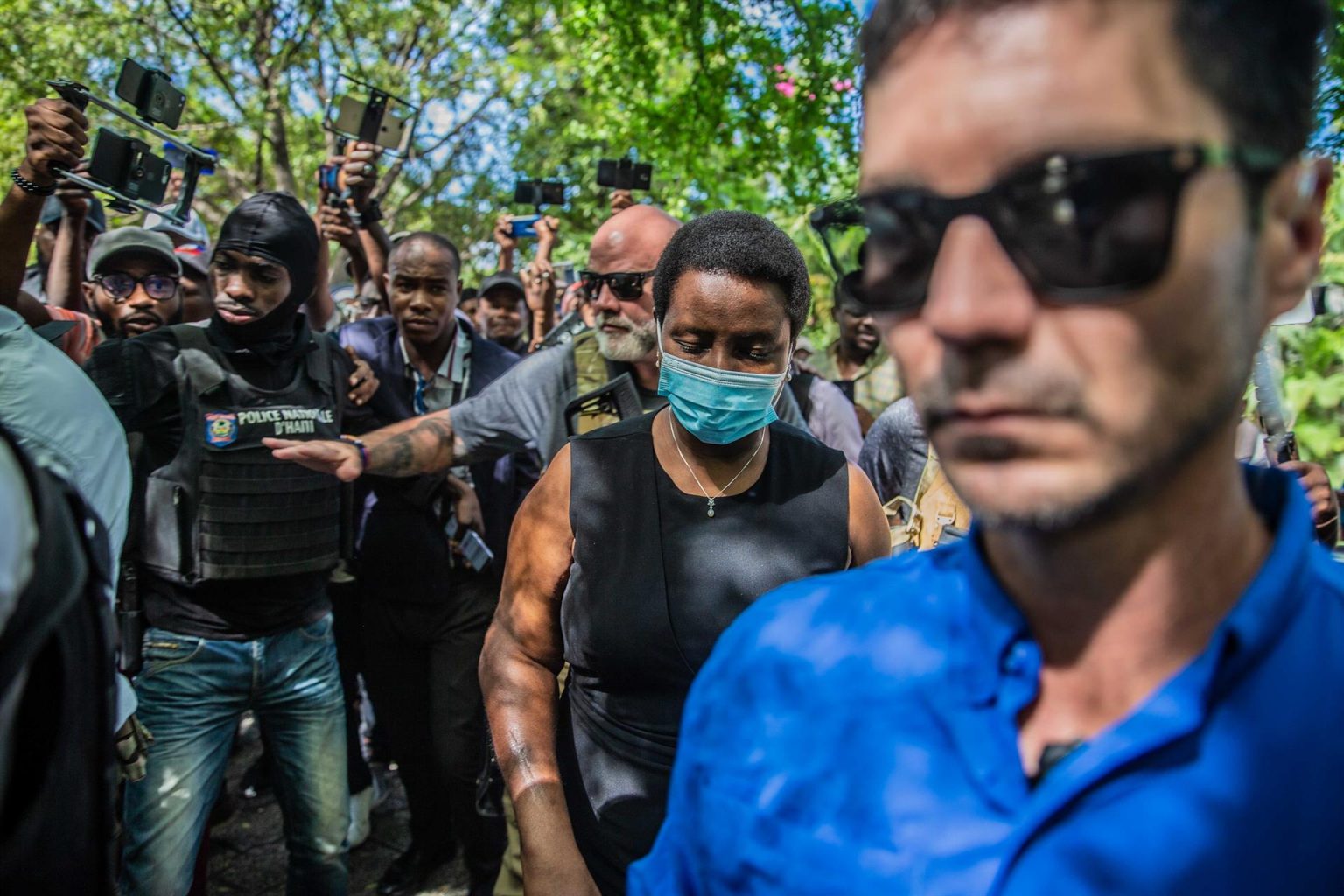 Juez realiza al menos 80 preguntas a viuda Moise durante interrogatorio