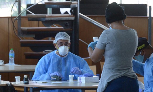 Reportan 896 casos nuevos de COVID-19 en RD