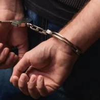 Apresan hombre por disparar a una patrulla preventiva