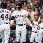 Astros de Houston pican adelante en apertura de Serie Divisional
