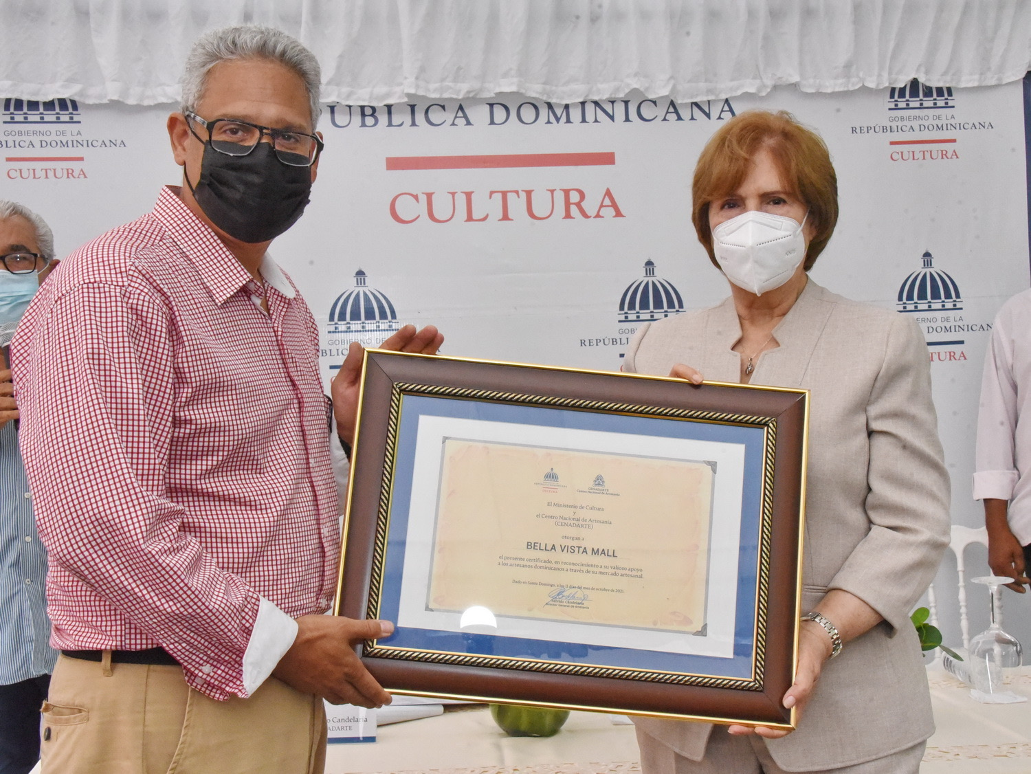 Ministerio de Cultura acredita a 68 nuevos artesanos