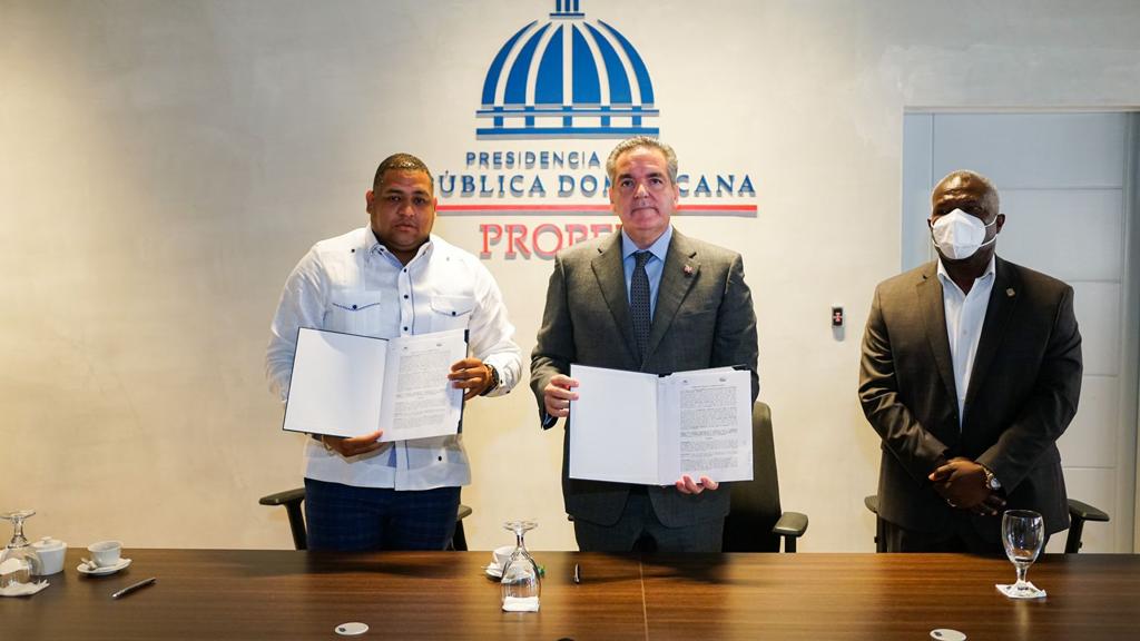 Instituciones construirán 50 viviendas a damnificados del huracán George en SPM