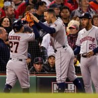 Houston se desquita paliza de Boston; iguala Serie de Campeonato a 2 por bando