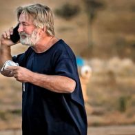 A Baldwin le dijeron que la pistola no tenía balas reales antes del disparo que mató a Halyna