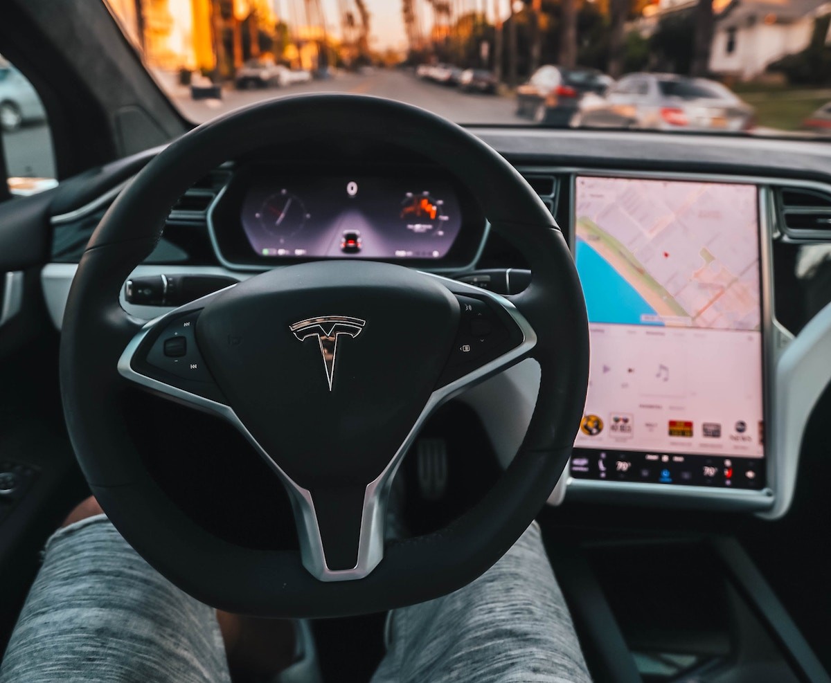 Conductor demanda a Tesla por un accidente que atribuye al "software" de autoconducción de la compañía