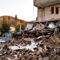 Al menos un muerto y ocho heridos en dos fuertes terremotos en Irán