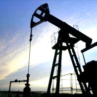 Petróleo de Texas sube un 3,1 % y cierra en 81,27 dólares el barril