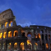 Dos turistas son multados con 900 dólares por colarse en el Coliseo de Roma