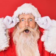 Servicio postal noruego lanza un comercial con un Papá Noel homosexual