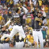 Águilas aplastan Gigantes con fiesta de palos en el Valle de la muerte