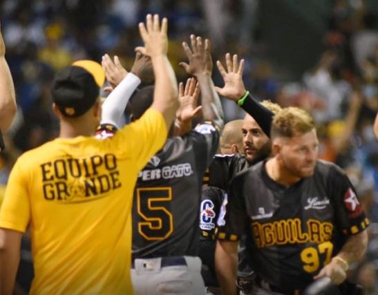 Águilas vuelven a dominar Tigres, pero en el Estadio Quisqueya
