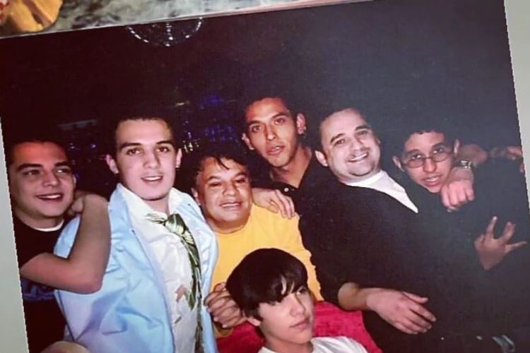 Arrestan hijo de Juan Gabriel acusado de agredir a su madre