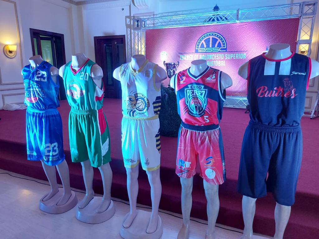 Dan apertura al Torneo de Baloncesto Superior de San Cristóbal
