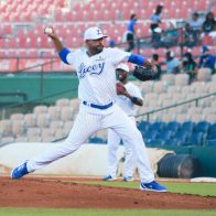 César Valdez domina y Licey celebra doble en su aniversario 114