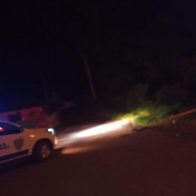 Desconocidos golpean y despojan joven de motocicleta en Monte Plata