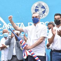 Abinader reitera tema agua es de importancia en Gobierno; habilita acueducto en SPM