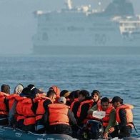 Fallecen más de 30 personas tras naufragar embarcación en Francia