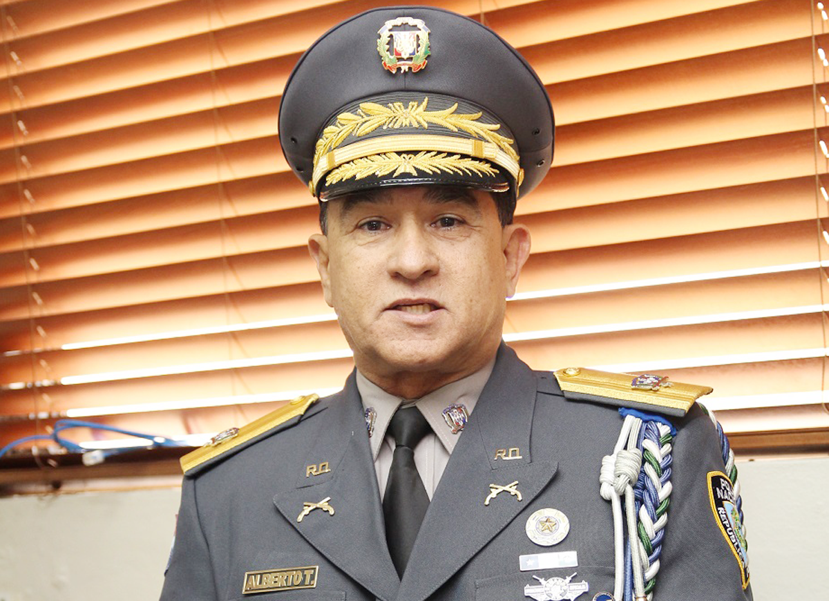 Director PN advierte agentes obtenerse de visitar lugares de “mala reputación”
