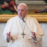 Papa Francisco califica crisis entre Rusia y Ucrania como "una vergüenza"