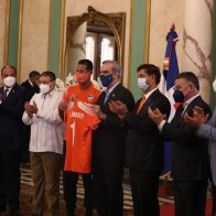 Presidente Abinader recibe al equipo Cibao FC, campeón de la LDF 2021
