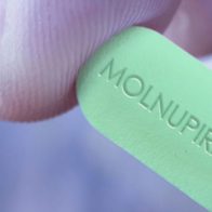 Reino Unido aprueba uso del molnupiravir, la primera pastilla contra el Covid-19