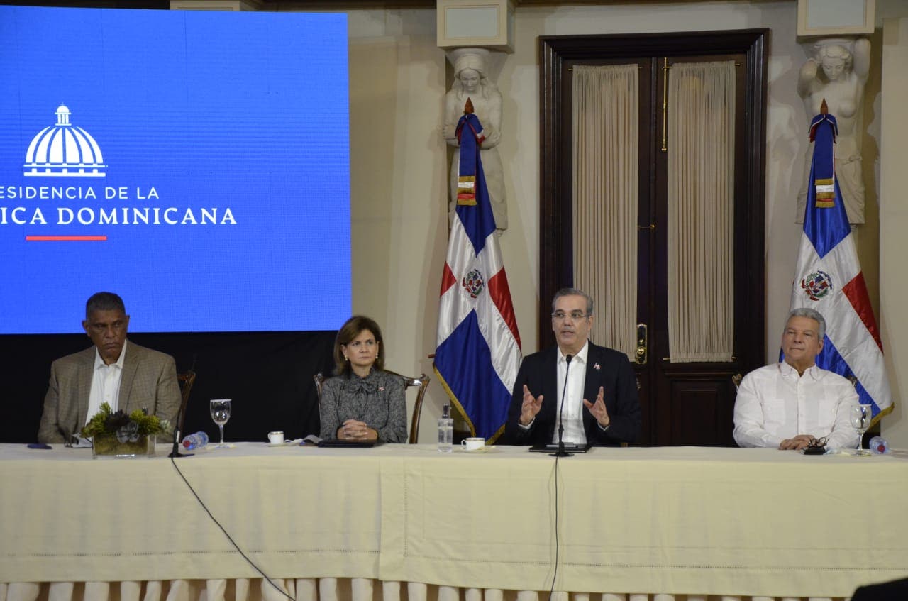 Abinader ordena reestructurar el sistema educativo de la Policía Nacional